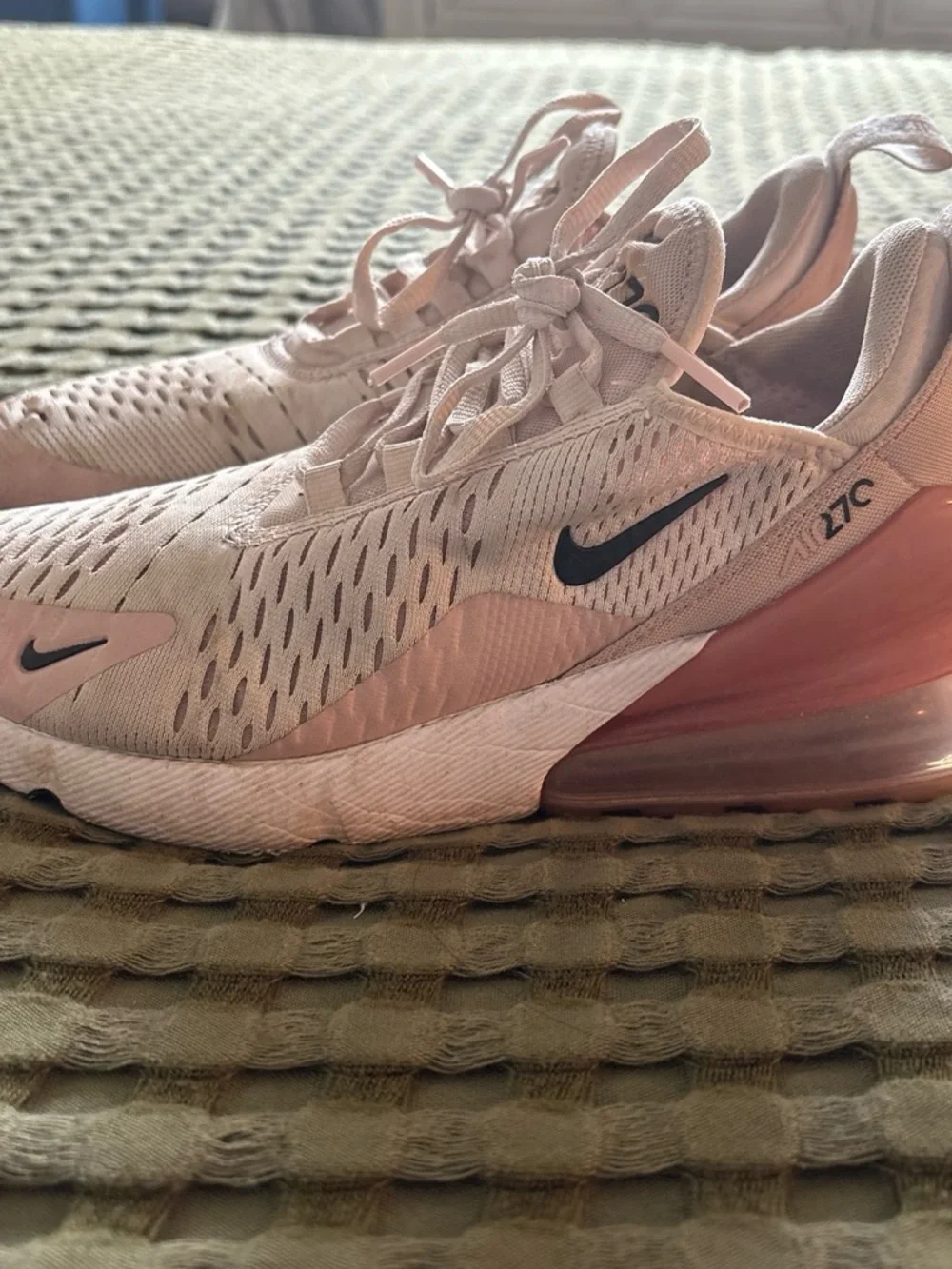 Nike Women's Light Pink Athletic Sneakers